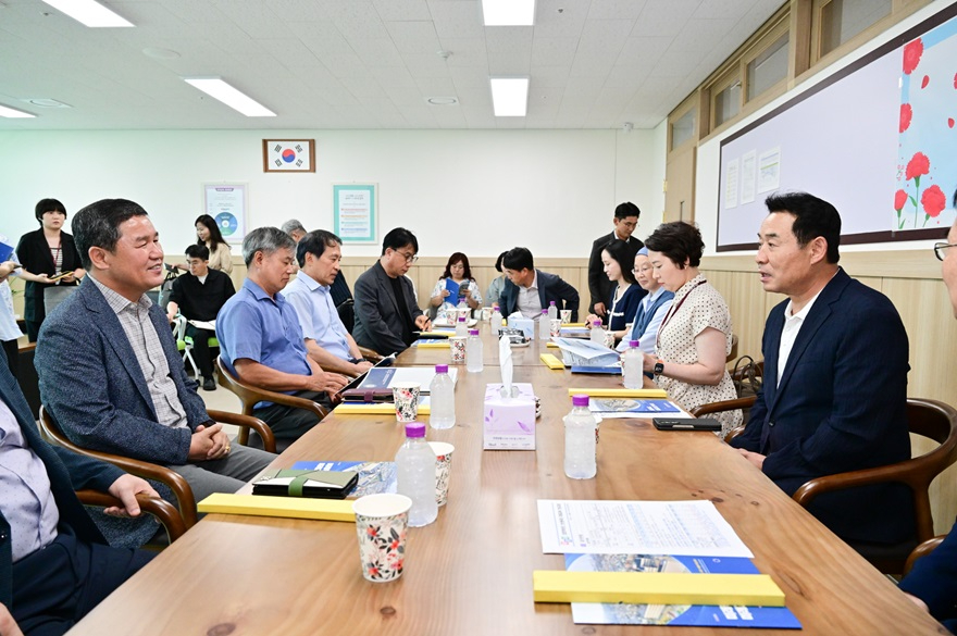 1-1 포천시, 안산원곡초등학교 벤치마킹 실시.jpg