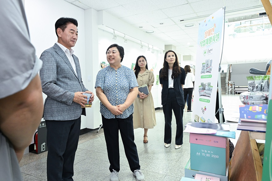 3.장애인복지과(의정부시, ‘찾아가는 중증장애인 생산품 전시회’ 개최).jpg