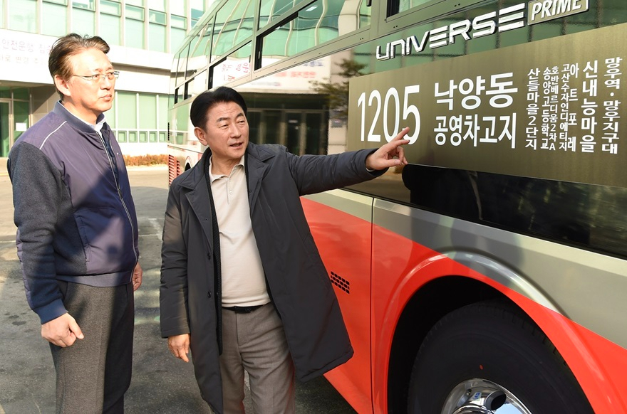 시민소통과([기획]의정부시, 송산권역 산업·인프라·복지 혁신으로 새 성장축 부상)8-1205번 광역버스  개통 사전 점검.jpg