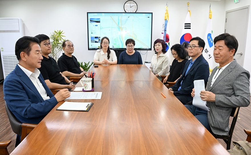 1.위생과(김동근 시장, 숙박업계 목소리 경청하며 지역 발전과 동반성장 머리 맞대)2.JPG