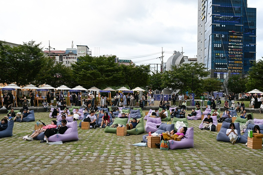 1.청년정책과(의정부시, 청년주도형 축제 '청춘이 빛나는 밤' 성황리 개최)3.JPG
