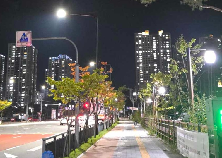 1.도로관리과(의정부시, 민락2지구 보행등 LED 전면 교체…안전한 밤길 조성)1.jpg