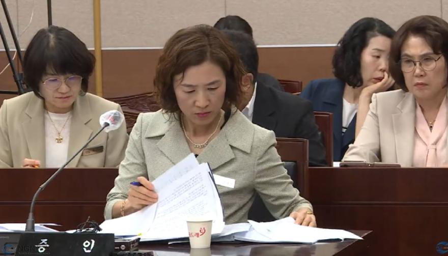 탁혜경뒤적거림.JPG