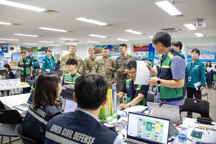 한미연합사 민군작전부 일행, 연천군 을지연습 훈련 참관