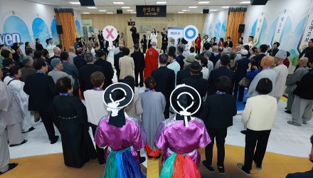 만국특강 ‘종교 화합’ 메카로 부상… “이토록 자유롭고 따뜻한 교류는 처음”