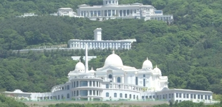 2022년 2월 지구단위계획 변경… 결정 시점과 절차를 둘러싼 논란, 통일교 관련 행정 결정, 임기 말에 열린 ‘행정의 문’