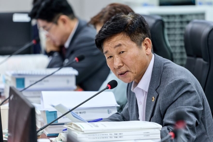 초선 박영선, 30년 행정경험 예산심사서 드러내…도로·임도 ‘현장 예산’ 집중 점검