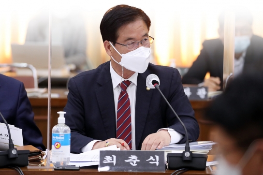 최춘식 “문재인 대통령, 선관위 중립성·독립성 침해 직접 사과해야”