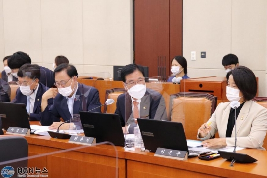 최춘식 의원, “복지부 청소년 mRNA 백신 접종 후 수일내 심근염 발생 인정”