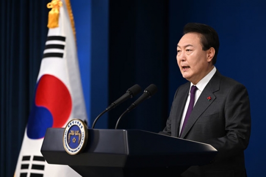 윤 대통령 신년사에서 노동·교육·연금 등 3대 개혁↑