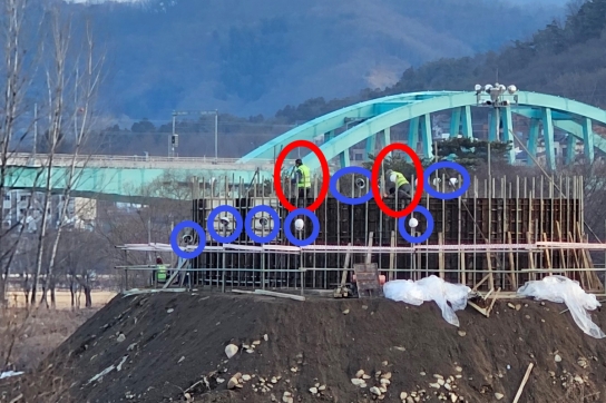 급하다 급해!..자라섬 보행교 “늦장, 부실 공사 우려”