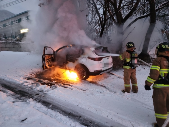 포천소방서, 차량화재 현장에서 생명 구한 외국인근로자 4명 표창 수여