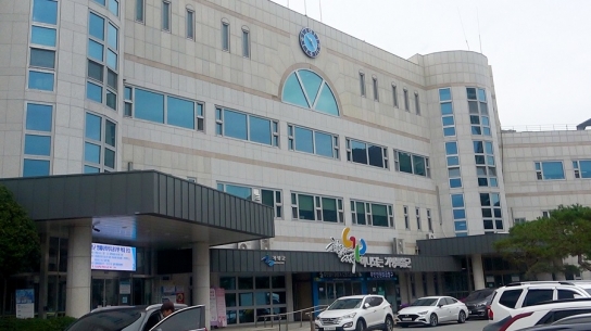 가평 판 ‘명태균’인가? 인사 때마다 왜 공직자 출신 세 명이 거론되나?