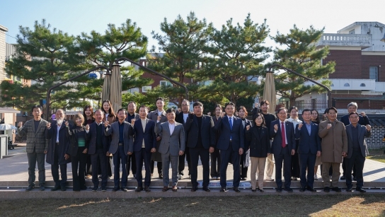 경기환경에너지진흥원-롯데마트, 홍보용 폐현수막 재활용해 전통시장 노후 시설물 교체