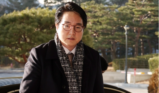 [속보] 검찰, 검사장 회의 종료…"尹 기소 여부, 총장이 결정"