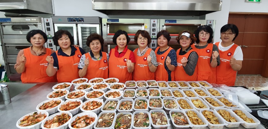 추석맞이 밑반찬제공.jpg