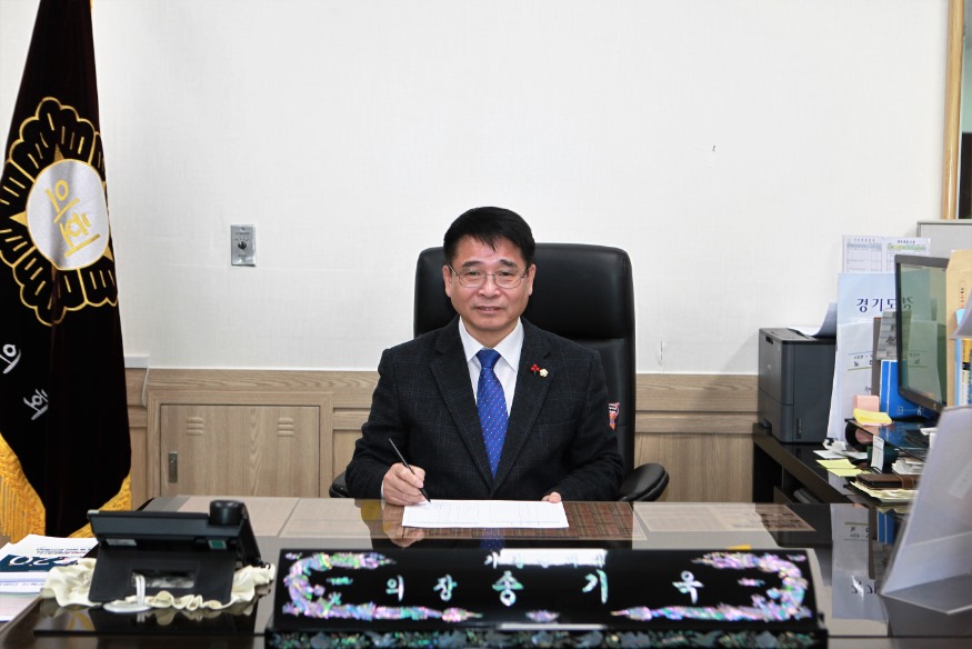 송기욱(신년사).jpg