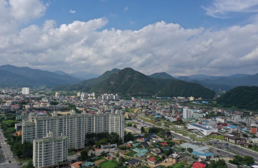 현장에서 본 보납산.JPG