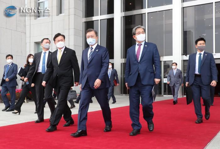 문재인 여러사람.jpg