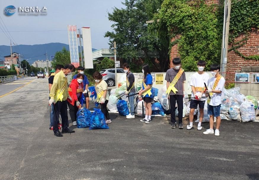 2-2 포천시 군내면 청소년지도위원회, 청소년 유해업소 지도·단속 캠페인 및 환경정화 활동 실시.jpg