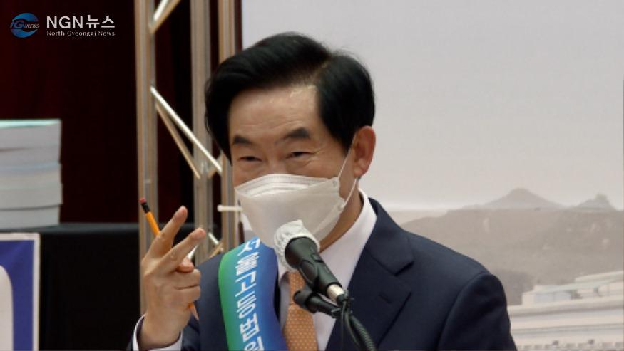 6MM027884_01.00_01_56_11.스틸 001.jpg