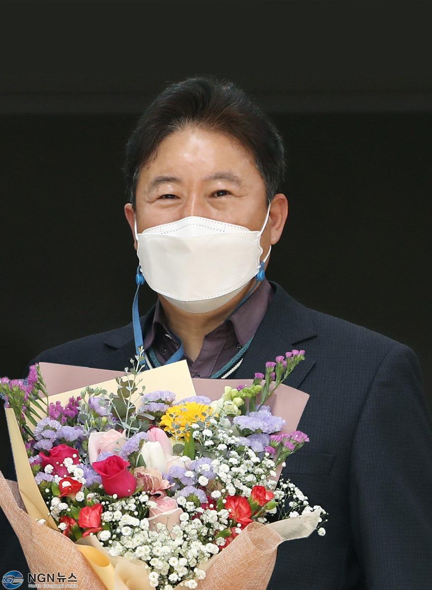하반기 정년 명예퇴직 및 정부포상 수여10 (1).jpg