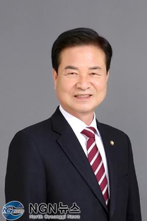 최춘식의원님보도자료사진★.jpg