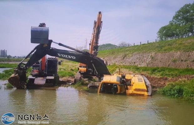 굴삭기 사고.jpg