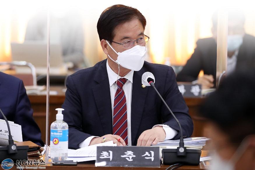 ★최춘식의원님질의사진2_배경수정.jpg