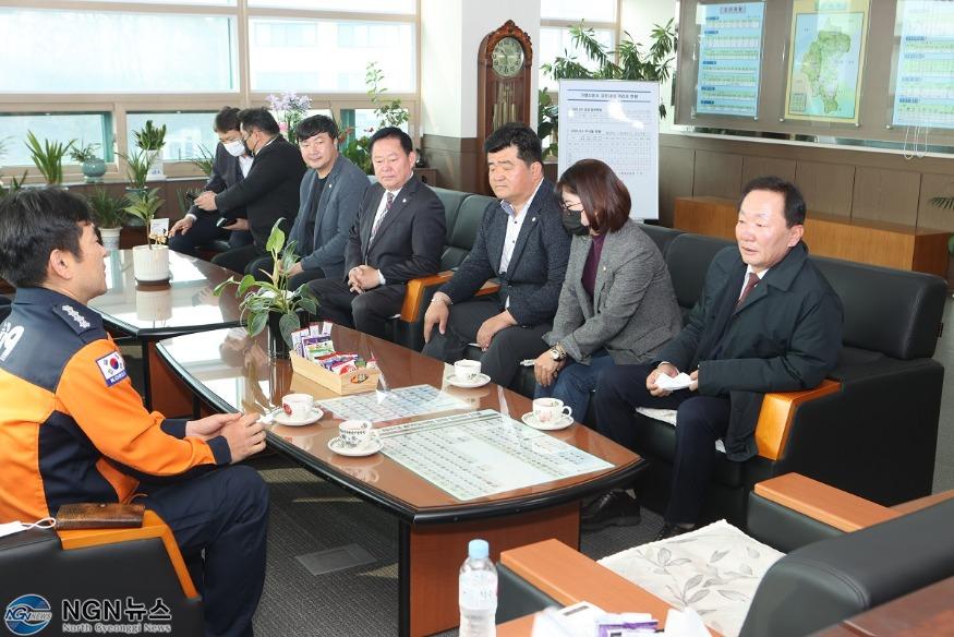 20221110 보도자료(가평군의회, 소방의 날 기념 가평소방서 방문 및 격려).JPG